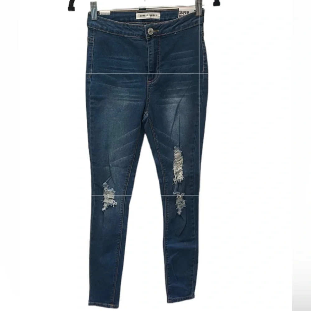 ALMOST FAMOUS Juniors/Women’s Super High-Rise Skinny Jeans